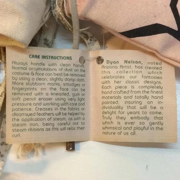 Dyan Nelson’s Vintage Ceramic Wall Mask S/N: 6/90 - Picture 7 of 10